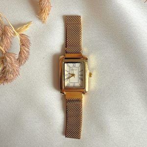 Montre rectangulaire maille milanaise